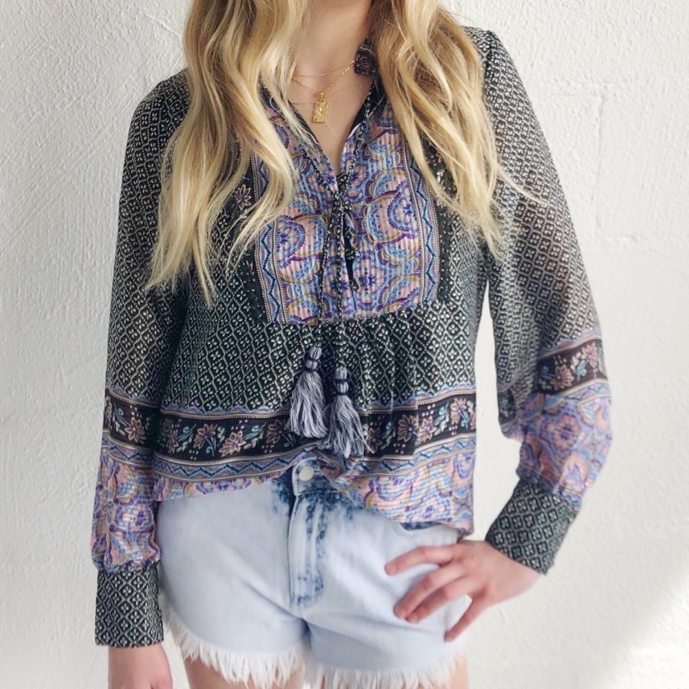 ⭐️Host Pick ⭐️ NEW Printed Blouse with Tassels